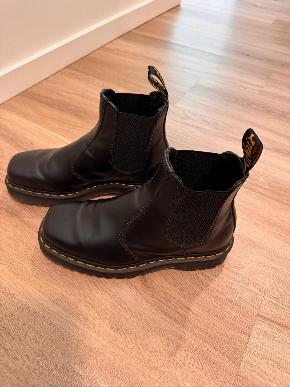 Dr. Martens 2976 BEX SQUARED TOE LEATHER CHELSEA BOOTS